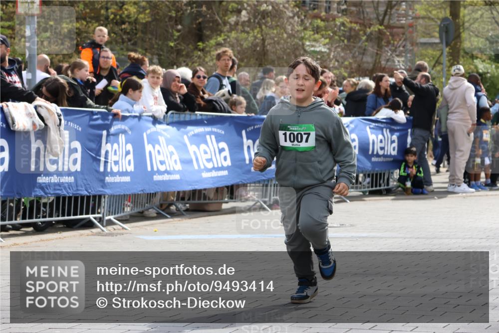 12.04.2026 - 45. Internationalen Wilhelmsburger Insellauf Strokosch-Dieckow http://msf.ph/oto/9493414 12.04.2026 14:38:24 Ziel 1007 meine-sportfotos.de