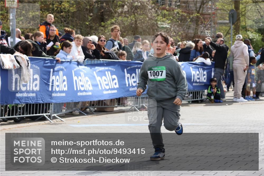12.04.2026 - 45. Internationalen Wilhelmsburger Insellauf Strokosch-Dieckow http://msf.ph/oto/9493415 12.04.2026 14:38:24 Ziel 1007 meine-sportfotos.de