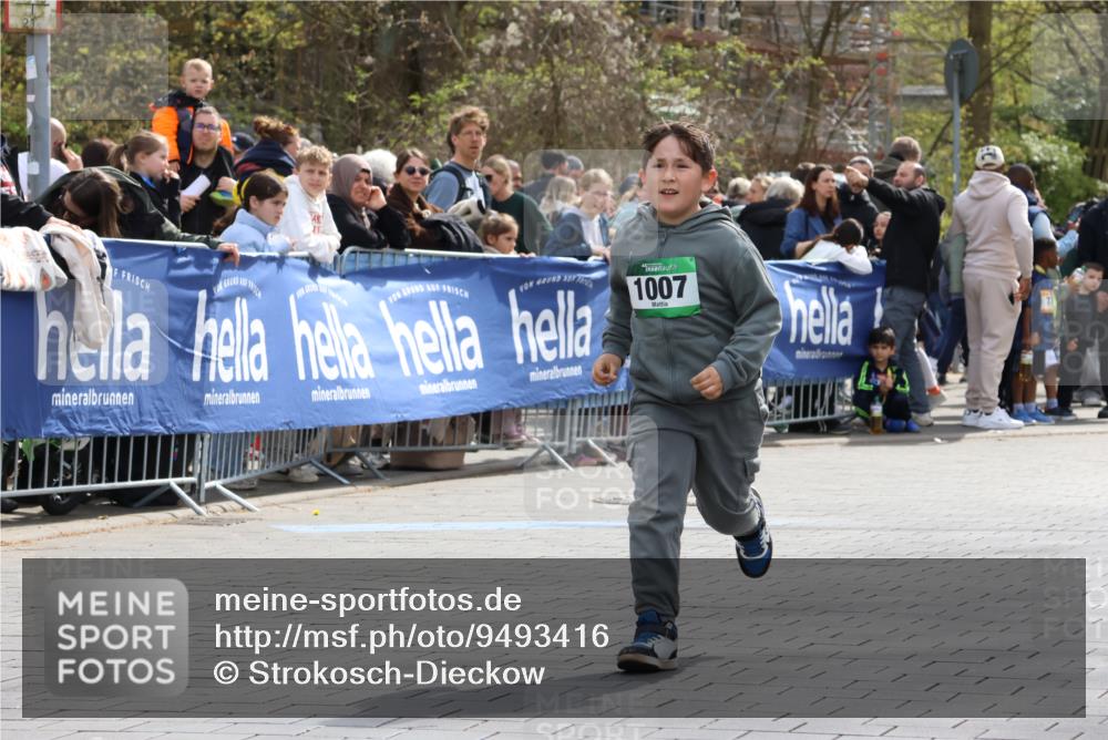 12.04.2026 - 45. Internationalen Wilhelmsburger Insellauf Strokosch-Dieckow http://msf.ph/oto/9493416 12.04.2026 14:38:24 Ziel 1007 meine-sportfotos.de
