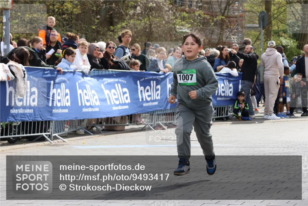 12.04.2026 - 45. Internationalen Wilhelmsburger Insellauf Strokosch-Dieckow http://msf.ph/oto/9493417 12.04.2026 14:38:24 Ziel 1007 meine-sportfotos.de