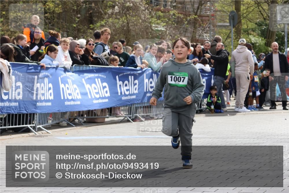 12.04.2026 - 45. Internationalen Wilhelmsburger Insellauf Strokosch-Dieckow http://msf.ph/oto/9493419 12.04.2026 14:38:24 Ziel 1007 meine-sportfotos.de