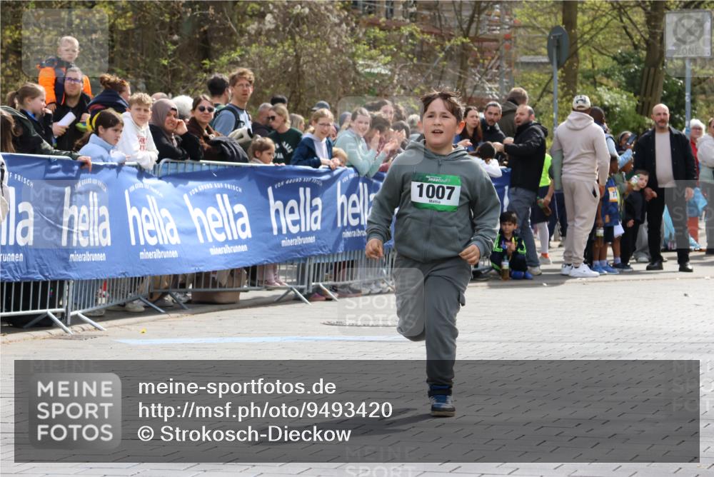 12.04.2026 - 45. Internationalen Wilhelmsburger Insellauf Strokosch-Dieckow http://msf.ph/oto/9493420 12.04.2026 14:38:24 Ziel 1007 meine-sportfotos.de