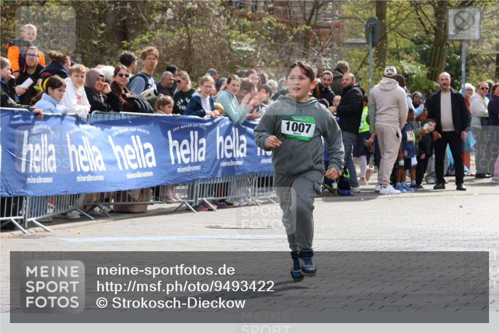 12.04.2026 - 45. Internationalen Wilhelmsburger Insellauf Strokosch-Dieckow http://msf.ph/oto/9493422 12.04.2026 14:38:24 Ziel 1007 meine-sportfotos.de