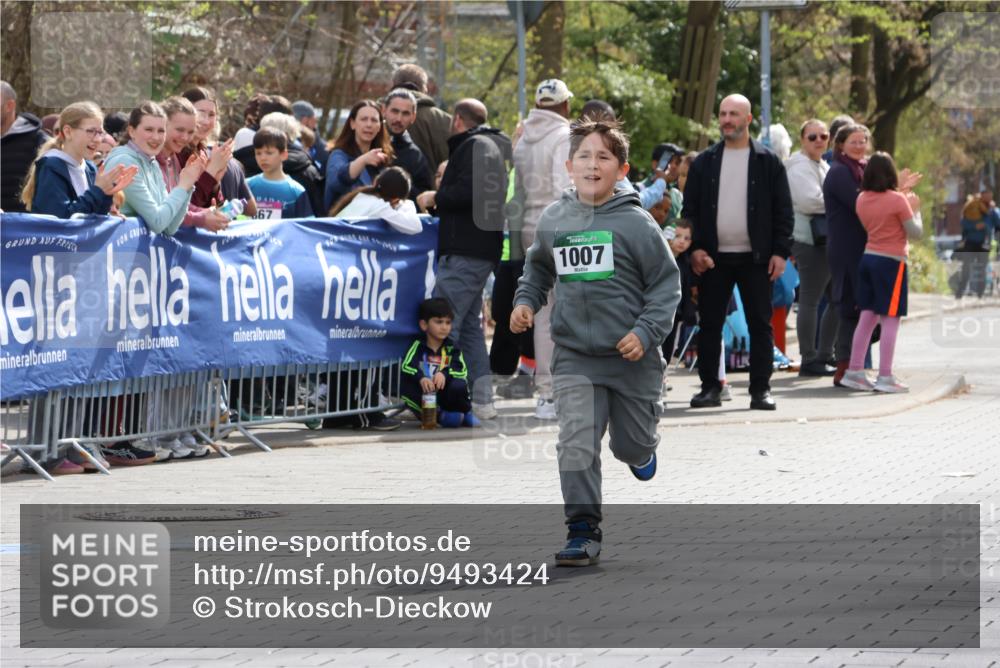 12.04.2026 - 45. Internationalen Wilhelmsburger Insellauf Strokosch-Dieckow http://msf.ph/oto/9493424 12.04.2026 14:38:22 Ziel 1007 meine-sportfotos.de