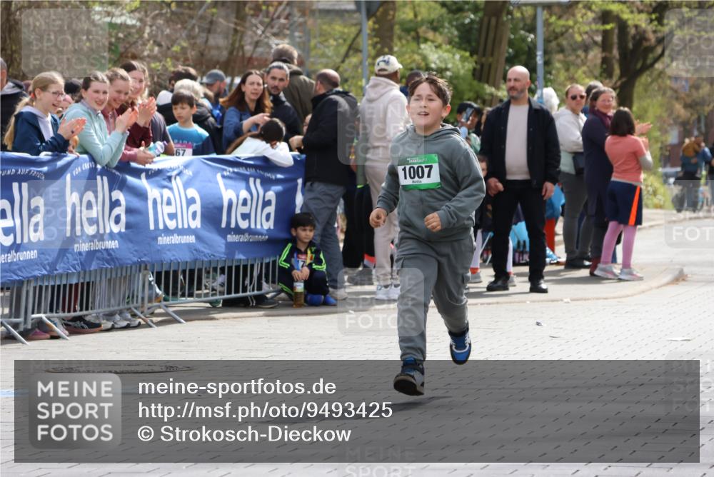 12.04.2026 - 45. Internationalen Wilhelmsburger Insellauf Strokosch-Dieckow http://msf.ph/oto/9493425 12.04.2026 14:38:22 Ziel 1007 meine-sportfotos.de