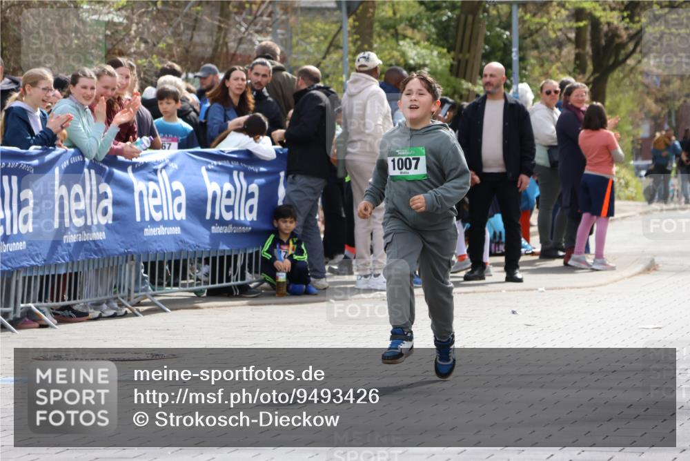 12.04.2026 - 45. Internationalen Wilhelmsburger Insellauf Strokosch-Dieckow http://msf.ph/oto/9493426 12.04.2026 14:38:22 Ziel 1007 meine-sportfotos.de