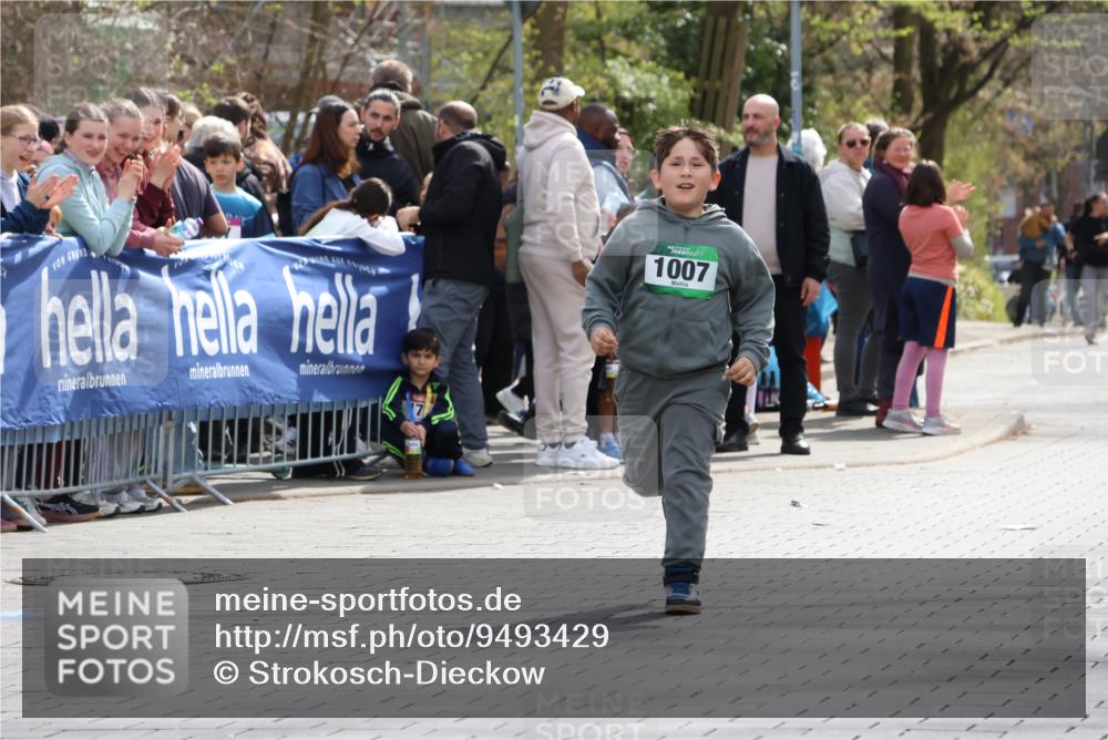 12.04.2026 - 45. Internationalen Wilhelmsburger Insellauf Strokosch-Dieckow http://msf.ph/oto/9493429 12.04.2026 14:38:22 Ziel 1007 meine-sportfotos.de