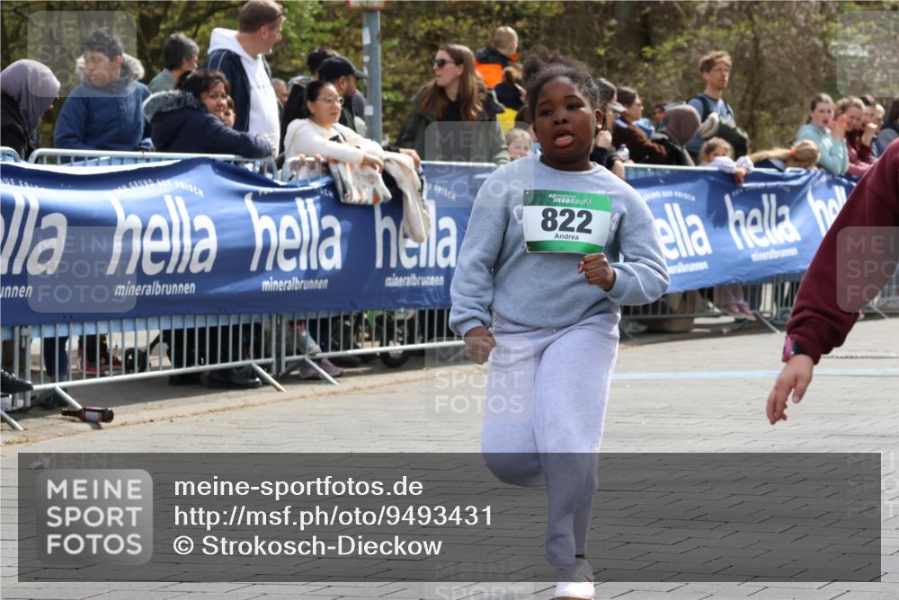 12.04.2026 - 45. Internationalen Wilhelmsburger Insellauf Strokosch-Dieckow http://msf.ph/oto/9493431 12.04.2026 14:37:21 Ziel 822, 1031 meine-sportfotos.de