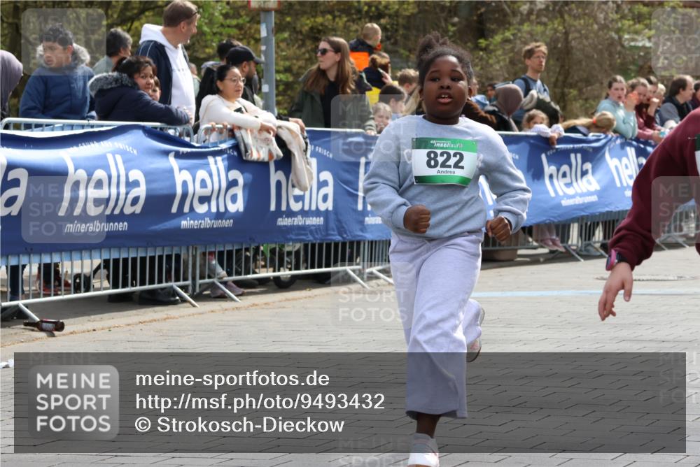 12.04.2026 - 45. Internationalen Wilhelmsburger Insellauf Strokosch-Dieckow http://msf.ph/oto/9493432 12.04.2026 14:37:21 Ziel 822, 1031 meine-sportfotos.de