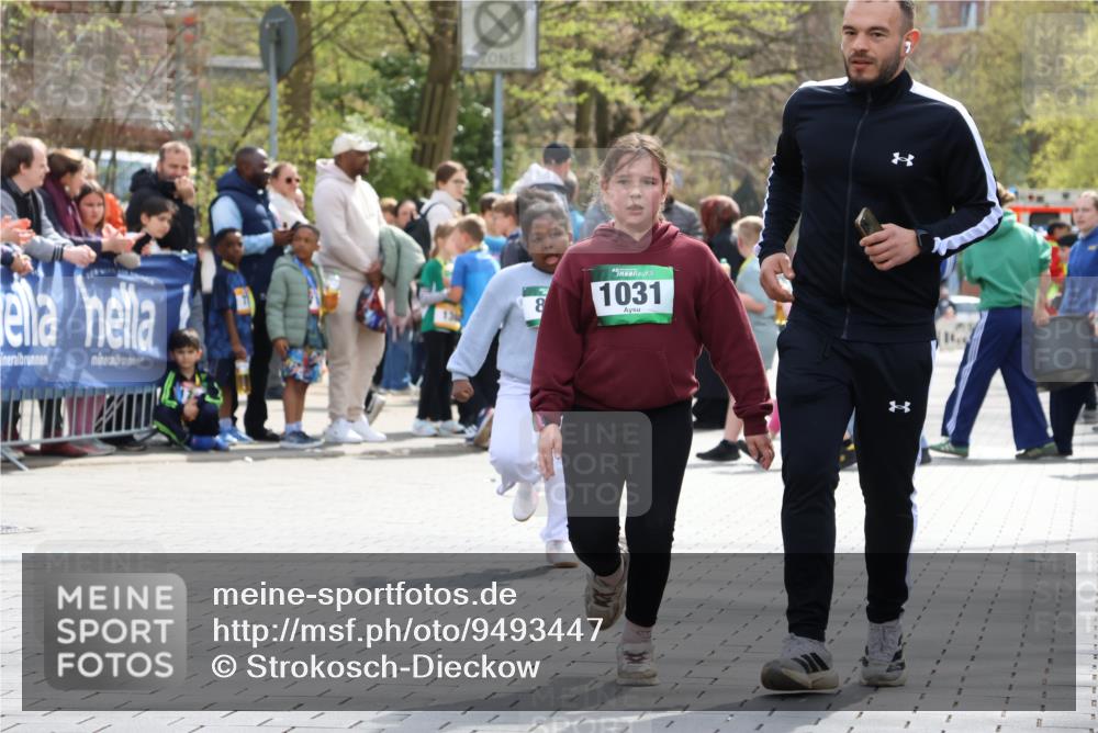 12.04.2026 - 45. Internationalen Wilhelmsburger Insellauf Strokosch-Dieckow http://msf.ph/oto/9493447 12.04.2026 14:37:19 Ziel 822, 1031 meine-sportfotos.de