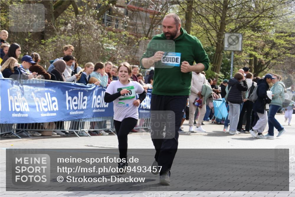 12.04.2026 - 45. Internationalen Wilhelmsburger Insellauf Strokosch-Dieckow http://msf.ph/oto/9493457 12.04.2026 14:37:06 Ziel 92, 874, 297, 310 meine-sportfotos.de
