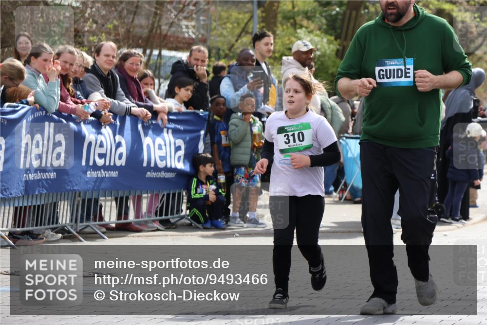 12.04.2026 - 45. Internationalen Wilhelmsburger Insellauf Strokosch-Dieckow http://msf.ph/oto/9493466 12.04.2026 14:37:04 Ziel 92, 874, 297, 310 meine-sportfotos.de