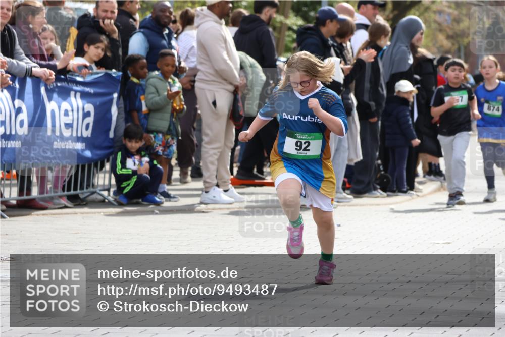 12.04.2026 - 45. Internationalen Wilhelmsburger Insellauf Strokosch-Dieckow http://msf.ph/oto/9493487 12.04.2026 14:36:57 Ziel 511, 650, 689, 92 meine-sportfotos.de