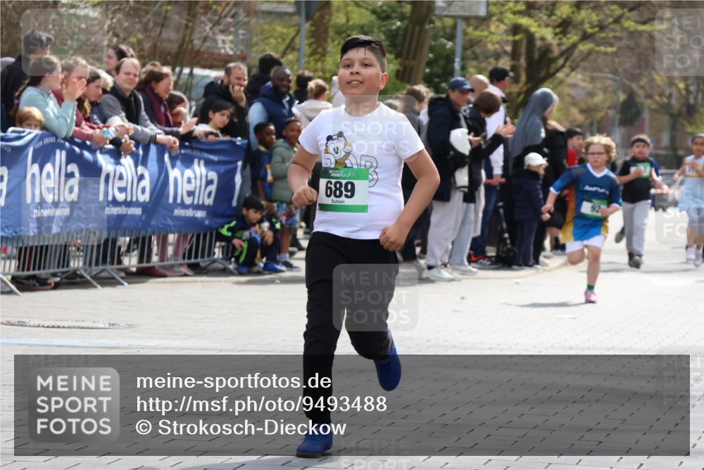12.04.2026 - 45. Internationalen Wilhelmsburger Insellauf Strokosch-Dieckow http://msf.ph/oto/9493488 12.04.2026 14:36:55 Ziel 644, 511, 650, 689 meine-sportfotos.de