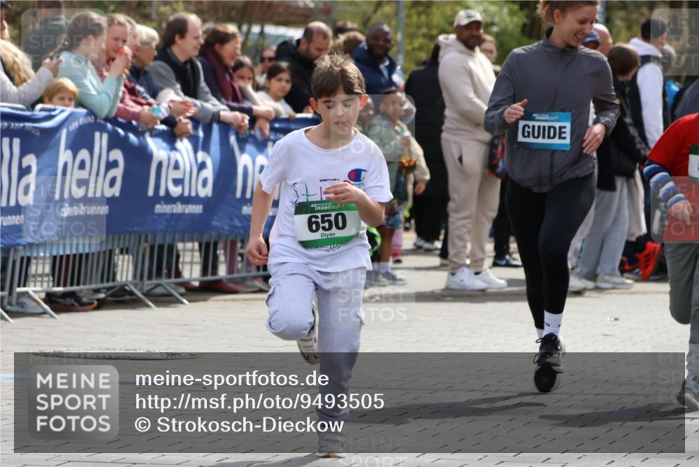 12.04.2026 - 45. Internationalen Wilhelmsburger Insellauf Strokosch-Dieckow http://msf.ph/oto/9493505 12.04.2026 14:36:51 Ziel 300, 644, 511, 650, 689 meine-sportfotos.de