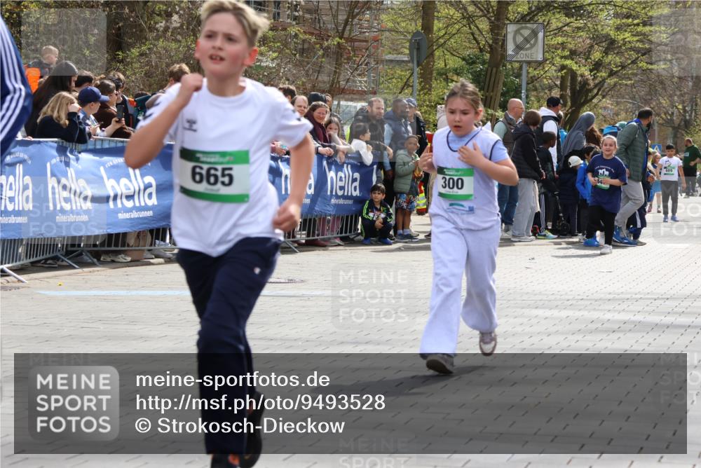 12.04.2026 - 45. Internationalen Wilhelmsburger Insellauf Strokosch-Dieckow http://msf.ph/oto/9493528 12.04.2026 14:36:40 Ziel 296, 343, 665, 300 meine-sportfotos.de