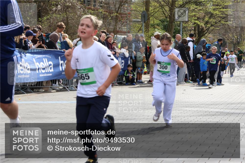 12.04.2026 - 45. Internationalen Wilhelmsburger Insellauf Strokosch-Dieckow http://msf.ph/oto/9493530 12.04.2026 14:36:40 Ziel 296, 343, 665, 300 meine-sportfotos.de