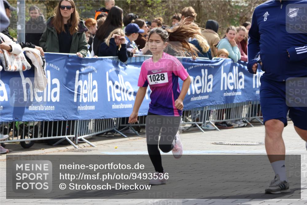 12.04.2026 - 45. Internationalen Wilhelmsburger Insellauf Strokosch-Dieckow http://msf.ph/oto/9493536 12.04.2026 14:36:39 Ziel 296, 343, 665, 300 meine-sportfotos.de