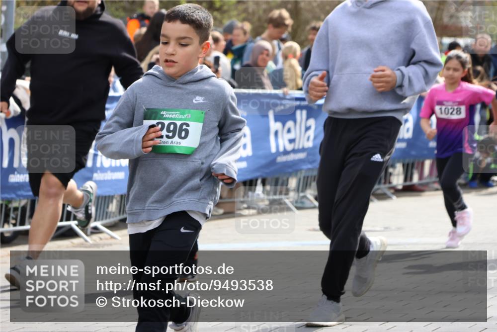 12.04.2026 - 45. Internationalen Wilhelmsburger Insellauf Strokosch-Dieckow http://msf.ph/oto/9493538 12.04.2026 14:36:37 Ziel 834, 1003, 296, 343, 665 meine-sportfotos.de