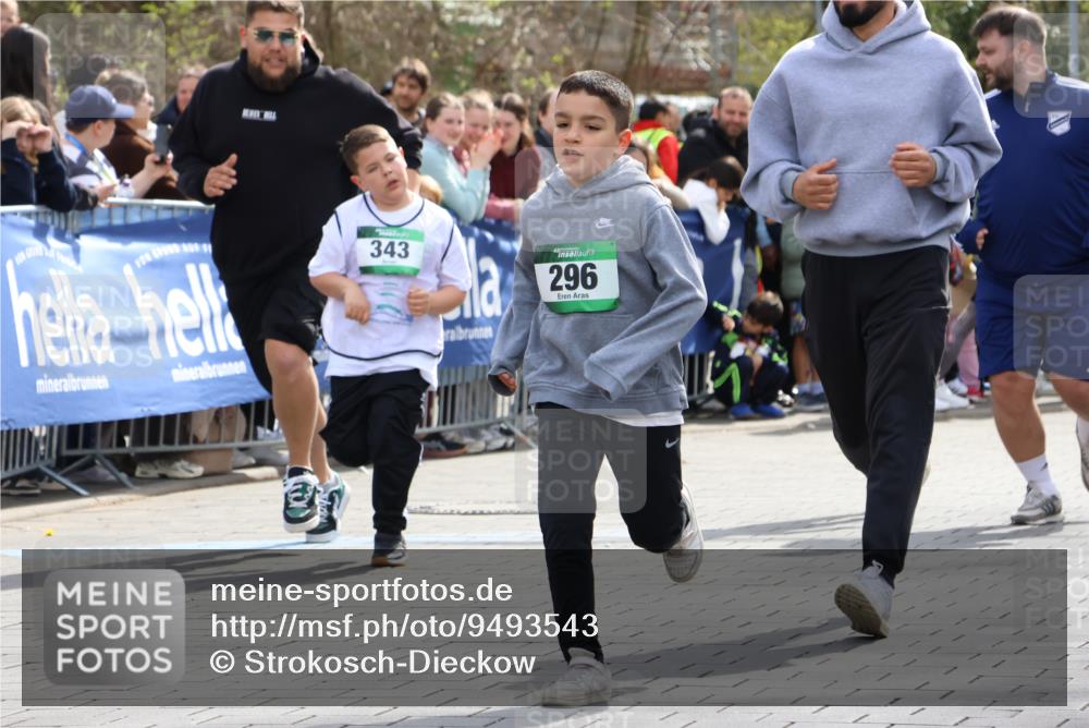 12.04.2026 - 45. Internationalen Wilhelmsburger Insellauf Strokosch-Dieckow http://msf.ph/oto/9493543 12.04.2026 14:36:37 Ziel 834, 1003, 296, 343, 665 meine-sportfotos.de