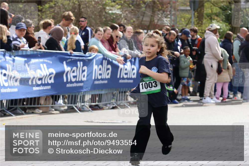 12.04.2026 - 45. Internationalen Wilhelmsburger Insellauf Strokosch-Dieckow http://msf.ph/oto/9493554 12.04.2026 14:36:30 Ziel 1013, 1030, 1033, 834, 1003 meine-sportfotos.de