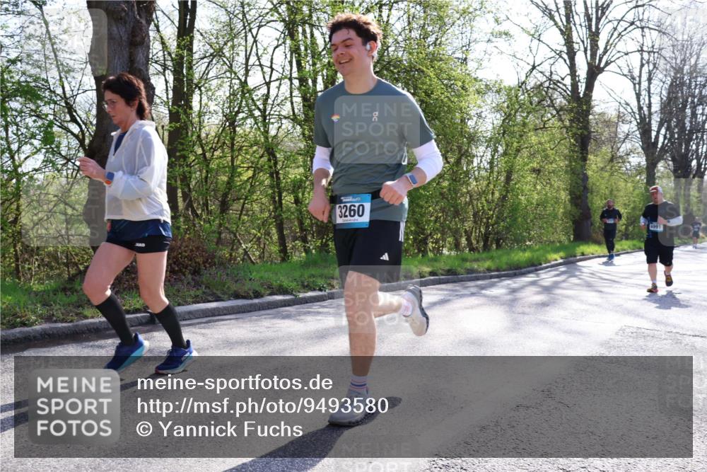 12.04.2026 - 45. Internationalen Wilhelmsburger Insellauf Yannick Fuchs http://msf.ph/oto/9493580 12.04.2026 10:46:48 Laufen 3260, 4991 meine-sportfotos.de
