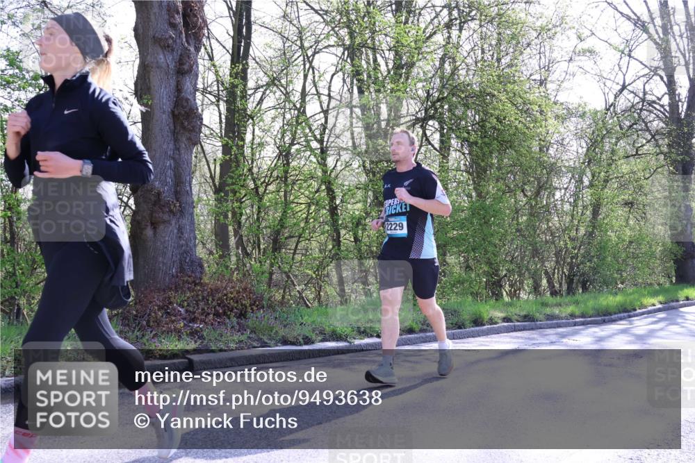 12.04.2026 - 45. Internationalen Wilhelmsburger Insellauf Yannick Fuchs http://msf.ph/oto/9493638 12.04.2026 10:47:02 Laufen 2229 meine-sportfotos.de