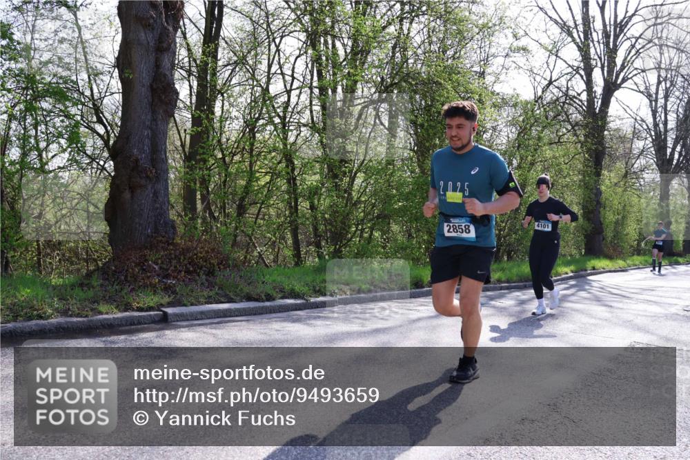 12.04.2026 - 45. Internationalen Wilhelmsburger Insellauf Yannick Fuchs http://msf.ph/oto/9493659 12.04.2026 10:47:06 Laufen 202, 5, 2858, 4101 meine-sportfotos.de