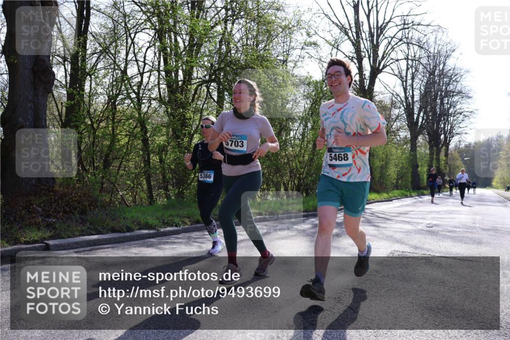 12.04.2026 - 45. Internationalen Wilhelmsburger Insellauf Yannick Fuchs http://msf.ph/oto/9493699 12.04.2026 10:47:15 Laufen 5366, 5703, 5468 meine-sportfotos.de