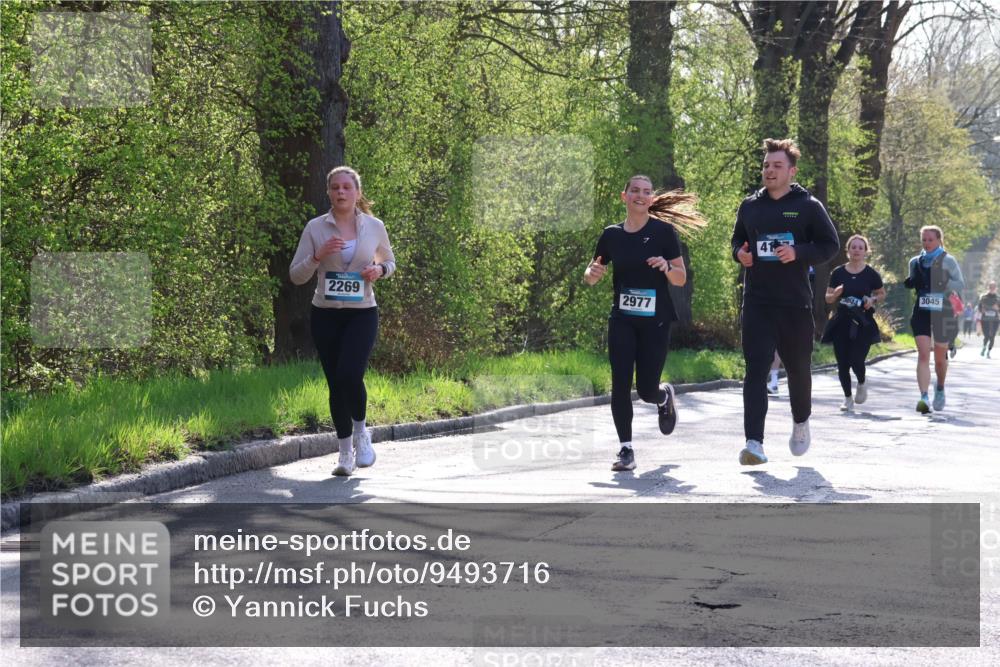12.04.2026 - 45. Internationalen Wilhelmsburger Insellauf Yannick Fuchs http://msf.ph/oto/9493716 12.04.2026 10:47:22 Laufen 2977, 2269, 41, 3045 meine-sportfotos.de