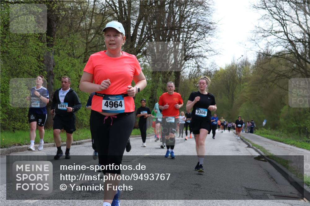 12.04.2026 - 45. Internationalen Wilhelmsburger Insellauf Yannick Fuchs http://msf.ph/oto/9493767 12.04.2026 13:02:49 Laufen 4808, 3897, 4964, 3993, 3308 meine-sportfotos.de