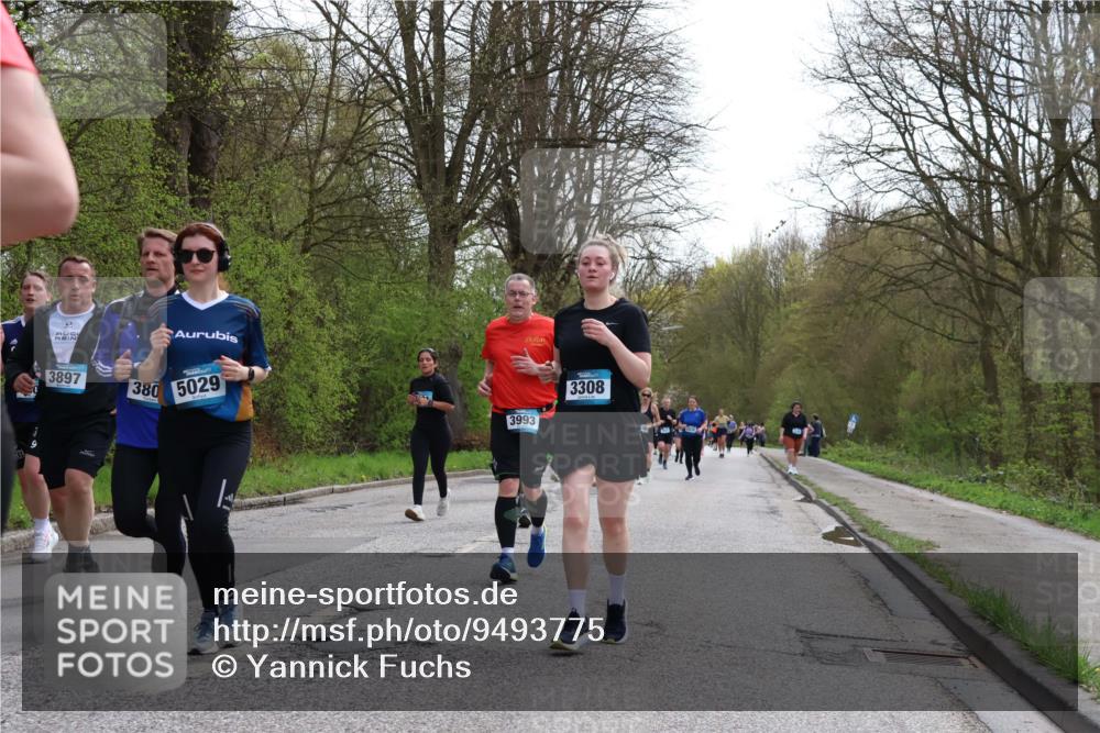 12.04.2026 - 45. Internationalen Wilhelmsburger Insellauf Yannick Fuchs http://msf.ph/oto/9493775 12.04.2026 13:02:50 Laufen 3897, 380, 5029, 3993, 3308 meine-sportfotos.de