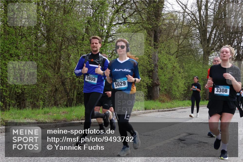 12.04.2026 - 45. Internationalen Wilhelmsburger Insellauf Yannick Fuchs http://msf.ph/oto/9493782 12.04.2026 13:02:50 Laufen 3805, 5029, 3308, 232 meine-sportfotos.de
