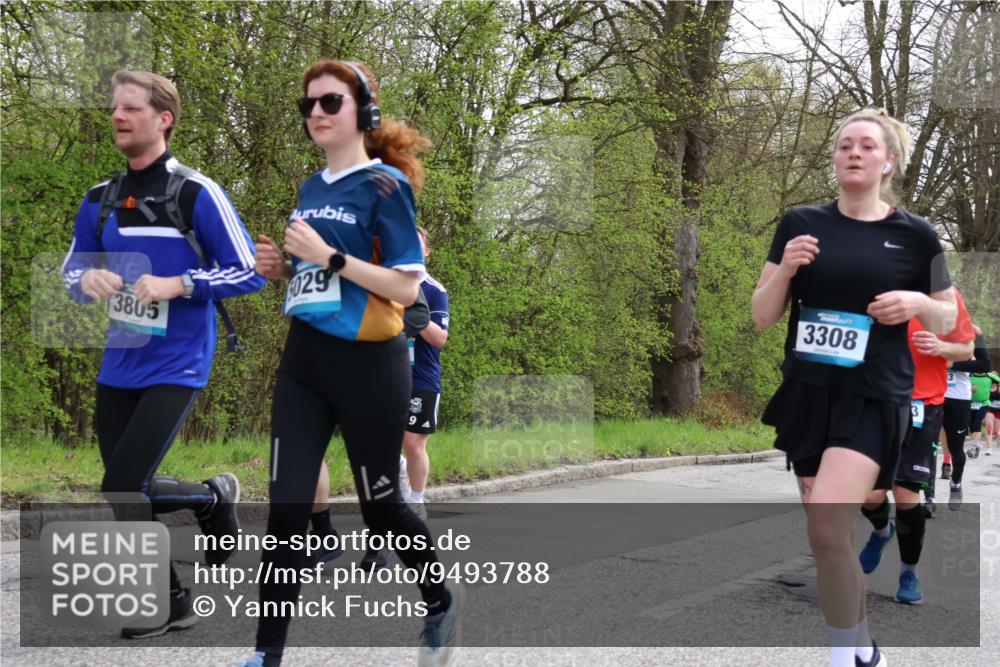 12.04.2026 - 45. Internationalen Wilhelmsburger Insellauf Yannick Fuchs http://msf.ph/oto/9493788 12.04.2026 13:02:51 Laufen 3805, 029, 3308 meine-sportfotos.de