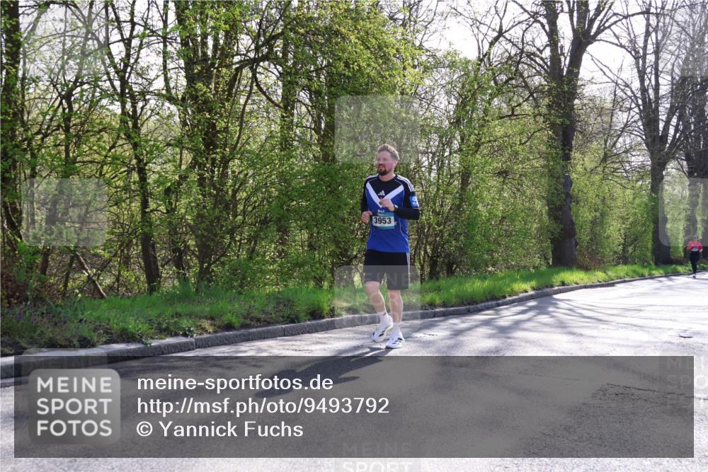 12.04.2026 - 45. Internationalen Wilhelmsburger Insellauf Yannick Fuchs http://msf.ph/oto/9493792 12.04.2026 10:47:32 Laufen 3953 meine-sportfotos.de