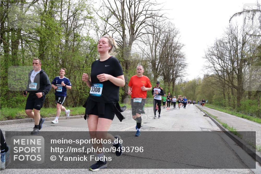 12.04.2026 - 45. Internationalen Wilhelmsburger Insellauf Yannick Fuchs http://msf.ph/oto/9493796 12.04.2026 13:02:51 Laufen 3897, 4808, 3308, 3993, 3803 meine-sportfotos.de