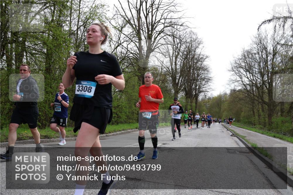12.04.2026 - 45. Internationalen Wilhelmsburger Insellauf Yannick Fuchs http://msf.ph/oto/9493799 12.04.2026 13:02:52 Laufen 4808, 3308, 3993, 3803 meine-sportfotos.de