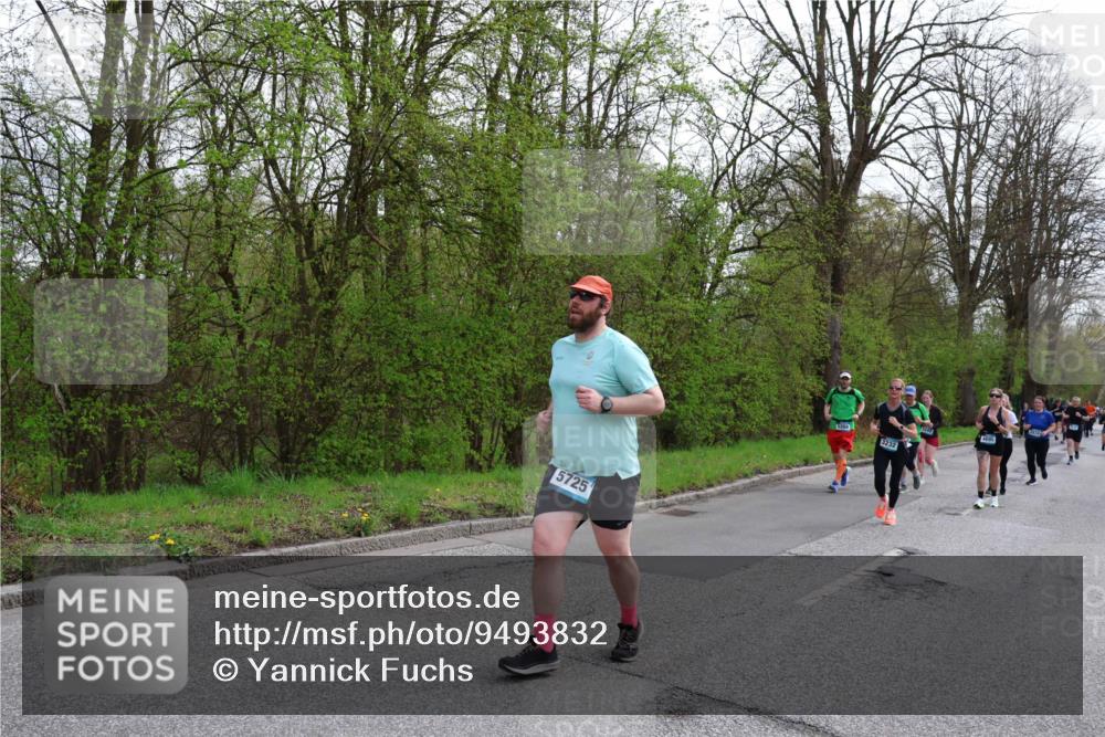 12.04.2026 - 45. Internationalen Wilhelmsburger Insellauf Yannick Fuchs http://msf.ph/oto/9493832 12.04.2026 13:02:56 Laufen 5725, 3232, 4695 meine-sportfotos.de