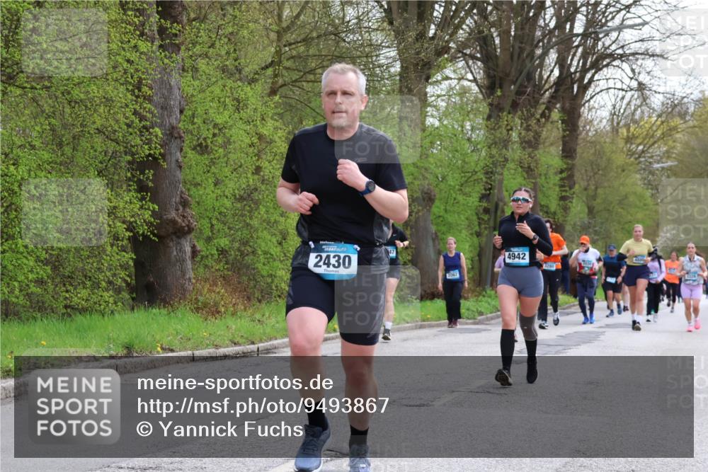 12.04.2026 - 45. Internationalen Wilhelmsburger Insellauf Yannick Fuchs http://msf.ph/oto/9493867 12.04.2026 13:03:02 Laufen 2430, 4942, 4880, 7030, 3280 meine-sportfotos.de