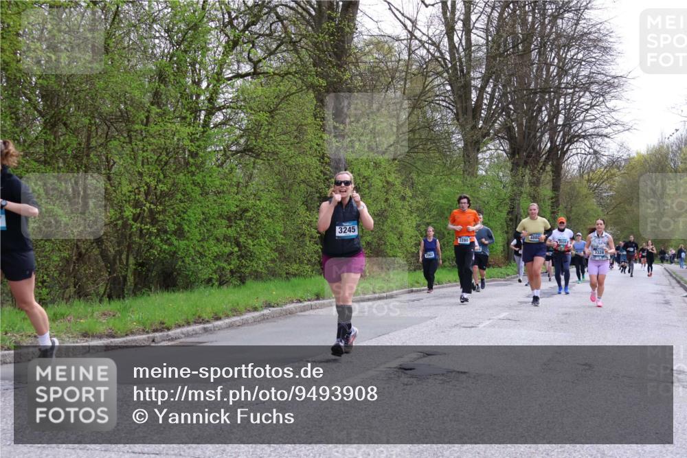 12.04.2026 - 45. Internationalen Wilhelmsburger Insellauf Yannick Fuchs http://msf.ph/oto/9493908 12.04.2026 13:03:08 Laufen 3245, 2062, 3280, 488, 3328 meine-sportfotos.de