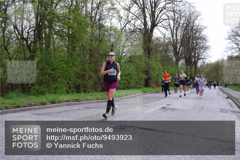 12.04.2026 - 45. Internationalen Wilhelmsburger Insellauf Yannick Fuchs http://msf.ph/oto/9493923 12.04.2026 13:03:09 Laufen 3245, 3280, 3328 meine-sportfotos.de