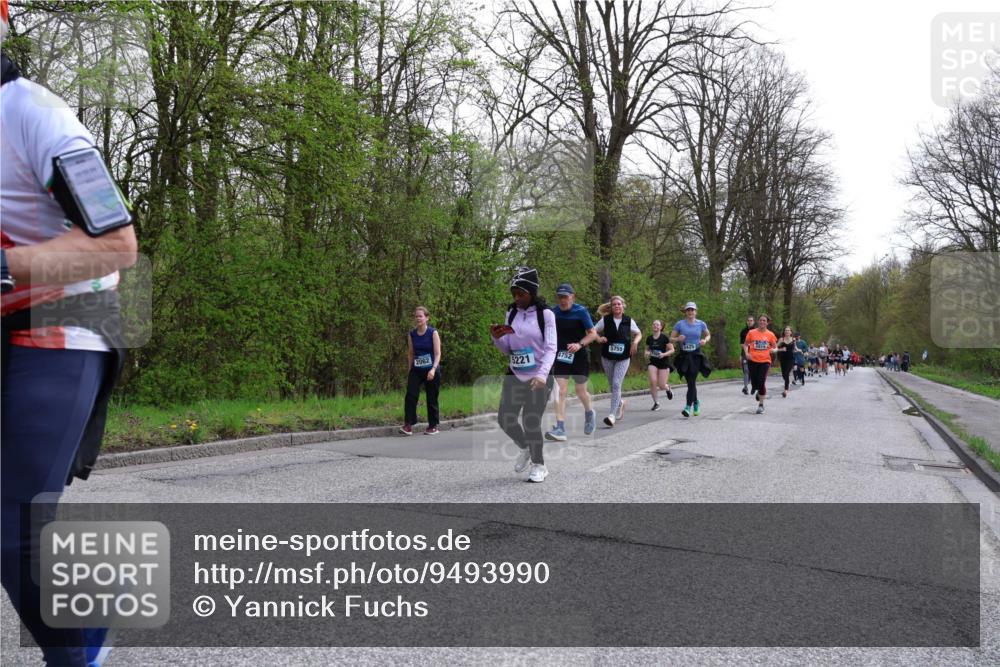 12.04.2026 - 45. Internationalen Wilhelmsburger Insellauf Yannick Fuchs http://msf.ph/oto/9493990 12.04.2026 13:03:16 Laufen 2062, 5221, 4752, 5755, 3425 meine-sportfotos.de