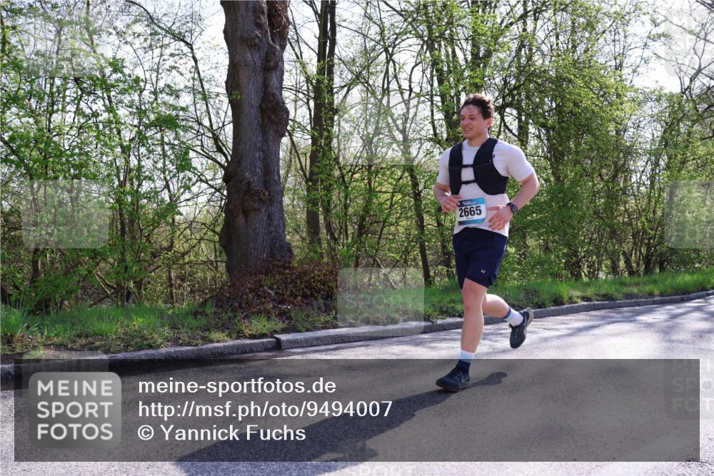 12.04.2026 - 45. Internationalen Wilhelmsburger Insellauf Yannick Fuchs http://msf.ph/oto/9494007 12.04.2026 10:48:09 Laufen 2665 meine-sportfotos.de