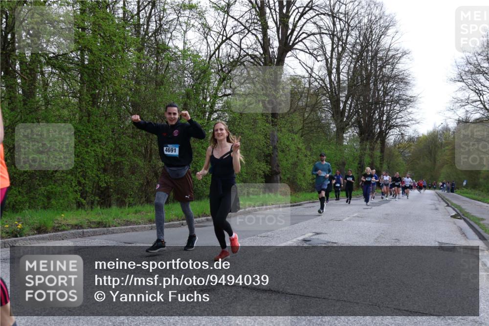 12.04.2026 - 45. Internationalen Wilhelmsburger Insellauf Yannick Fuchs http://msf.ph/oto/9494039 12.04.2026 13:03:21 Laufen 4691, 2172 meine-sportfotos.de