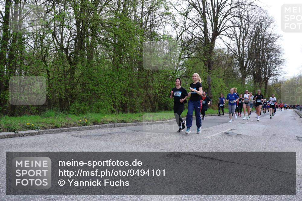 12.04.2026 - 45. Internationalen Wilhelmsburger Insellauf Yannick Fuchs http://msf.ph/oto/9494101 12.04.2026 13:03:26 Laufen 3882, 449, 5348 meine-sportfotos.de