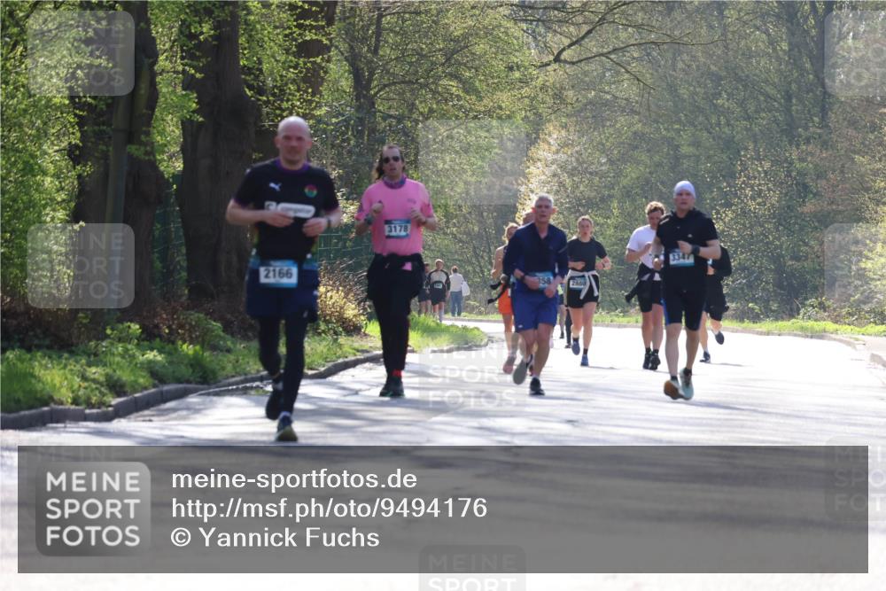 12.04.2026 - 45. Internationalen Wilhelmsburger Insellauf Yannick Fuchs http://msf.ph/oto/9494176 12.04.2026 10:48:28 Laufen 2166, 3178, 358, 3347, 2880 meine-sportfotos.de