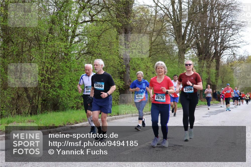 12.04.2026 - 45. Internationalen Wilhelmsburger Insellauf Yannick Fuchs http://msf.ph/oto/9494185 12.04.2026 13:03:34 Laufen 5666, 551, 4820, 2670, 3306 meine-sportfotos.de