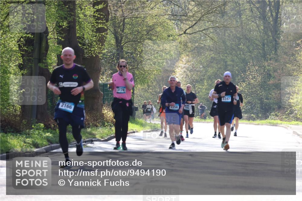 12.04.2026 - 45. Internationalen Wilhelmsburger Insellauf Yannick Fuchs http://msf.ph/oto/9494190 12.04.2026 10:48:29 Laufen 2166, 3178, 3358, 288, 3347 meine-sportfotos.de
