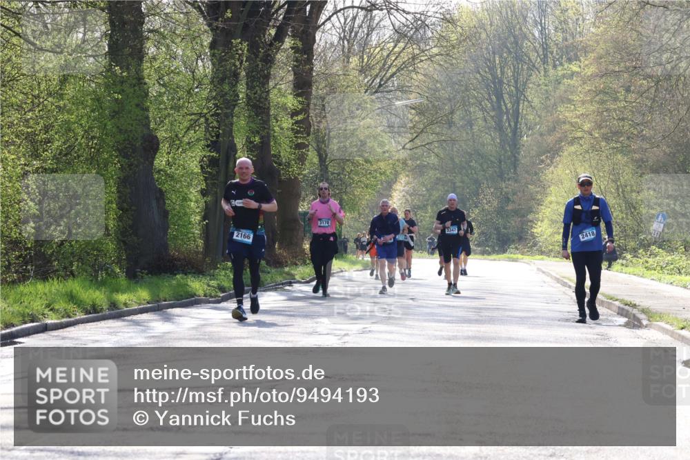 12.04.2026 - 45. Internationalen Wilhelmsburger Insellauf Yannick Fuchs http://msf.ph/oto/9494193 12.04.2026 10:48:30 Laufen 2166, 3178, 3347, 2418 meine-sportfotos.de