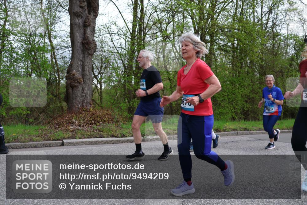 12.04.2026 - 45. Internationalen Wilhelmsburger Insellauf Yannick Fuchs http://msf.ph/oto/9494209 12.04.2026 13:03:37 Laufen 5666, 670, 4820, 3 meine-sportfotos.de